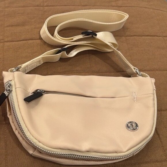 Lululemon Light Ivory/Black All Night Festival Bag (Micro 2L) Gift Ideas - Picture 2 of 6
